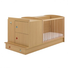 Voici le lit de Bébé